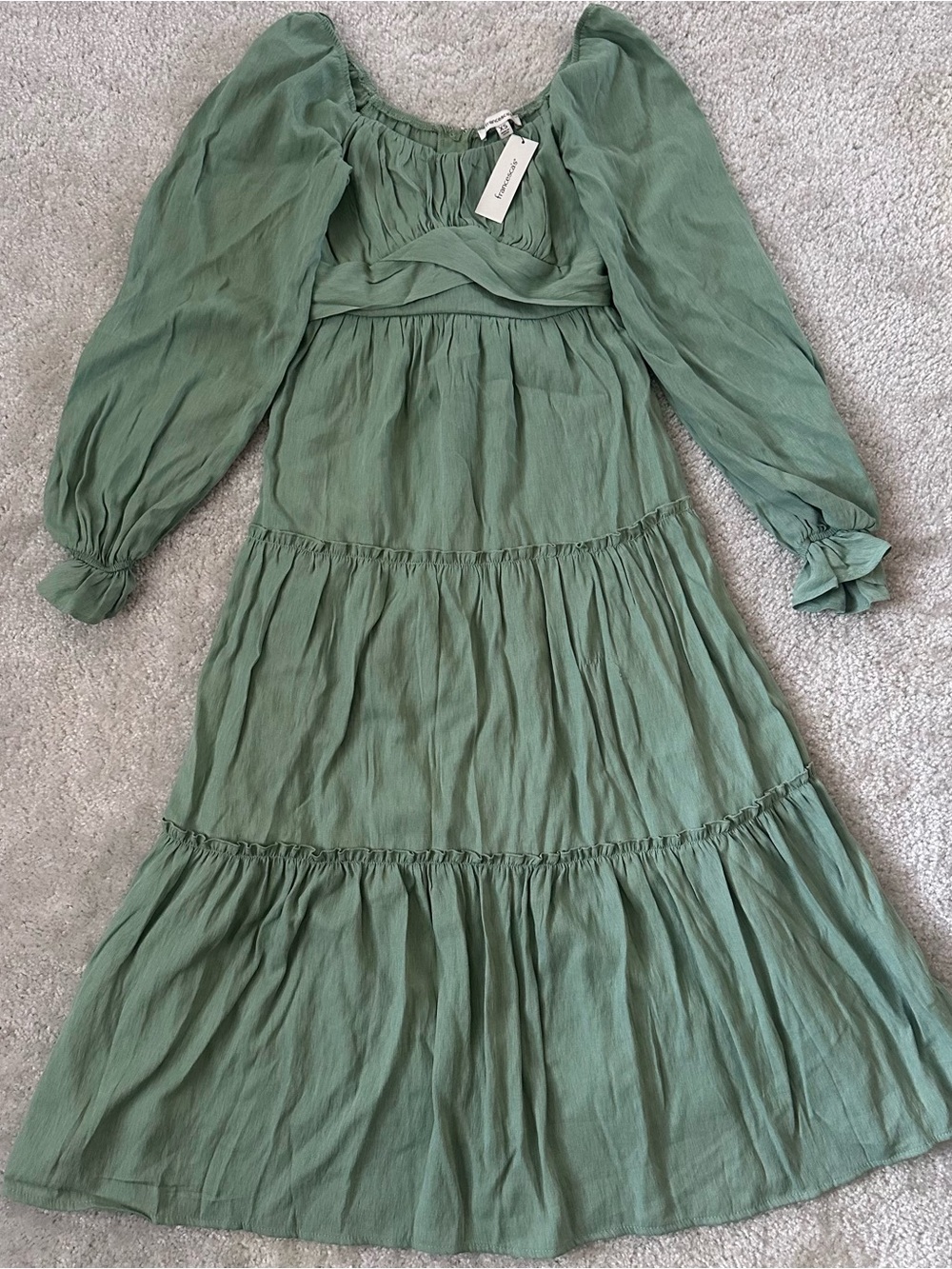 Francesca's Collections - Tiered Puff Sleeve Dress